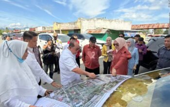 Kantor Wali Kota Gorontalo Akan di Pindahkan ke Terminal 42 4 Wali Kota Gorontalo Adhan Dambea saat meninjau kawasan Terminal 42, Kamis, 15 Januari 2026. (Foto: Humas Pemkot Gorontalo)