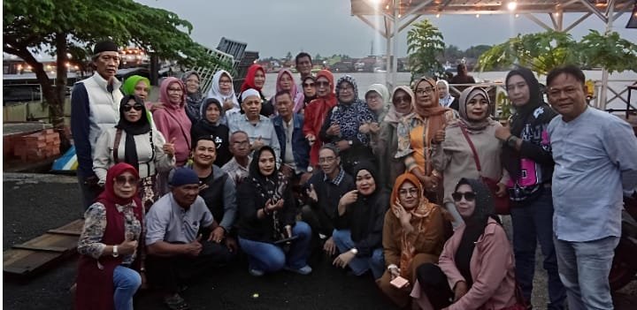 Tim Sukses Herman Deru–Cik Ujang (HDCU) Sumatera Selatan menggelar kegiatan arisan sekaligus silaturahmi akhir tahun 2025 di Cafe Rajo Tentro. (Foto: Istw)