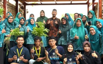 Bupati Buton Tengah Turun Langsung ke Ladang, Hasil Panen Ini Bikin Warga Mawasangka Kaget/Hibata.id