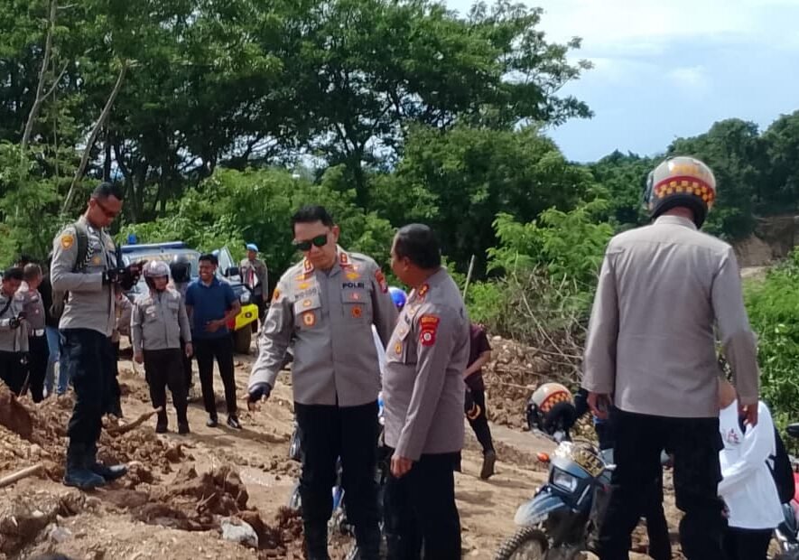 Kepala Kepolisian Daerah (Kapolda) Gorontalo Irjen Pol Drs. Widodo S.H., M.H bersama jajaran/Hibata.id