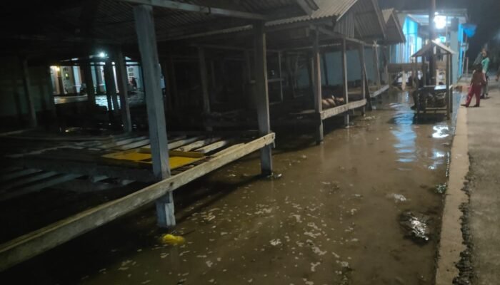 Tujuh Perahu Tenggelam, Cuaca Ekstrem Hantam Pesisir Talaga Raya Buteng