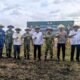 Sekretaris Daerah Kabupaten Gorontalo, Sugondo Makmur, bersama Kepala Dinas Pertanian dan Kepala Dinas Peternakan dan Kesehatan Hewan serta Camat Tabongo hadiri kegiatan panen raya jagung bersama Pangdam XIII/Merdeka/Hibata.id