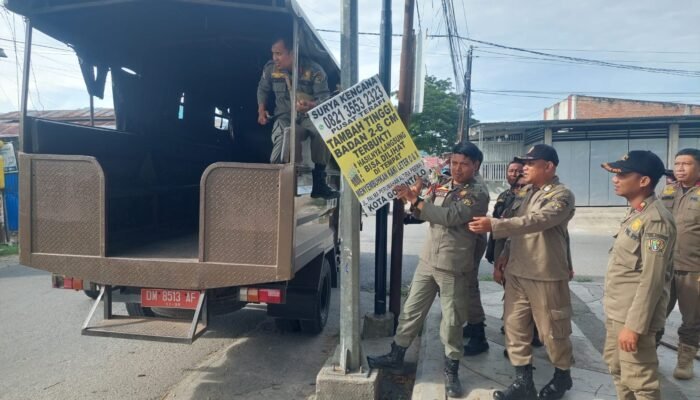 Tak Sesuai Izin, Baliho dan Flyer di Kota Gorontalo Ditertibkan Satpol PP