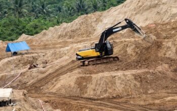 Aktivitas pertambangan emas tanpa izin (PETI) di wilayah Dengilo, Kabupaten Pohuwato, Gorontalo. (Foto: Warga/Ditingkatkan dengan Ai/Hibata.id