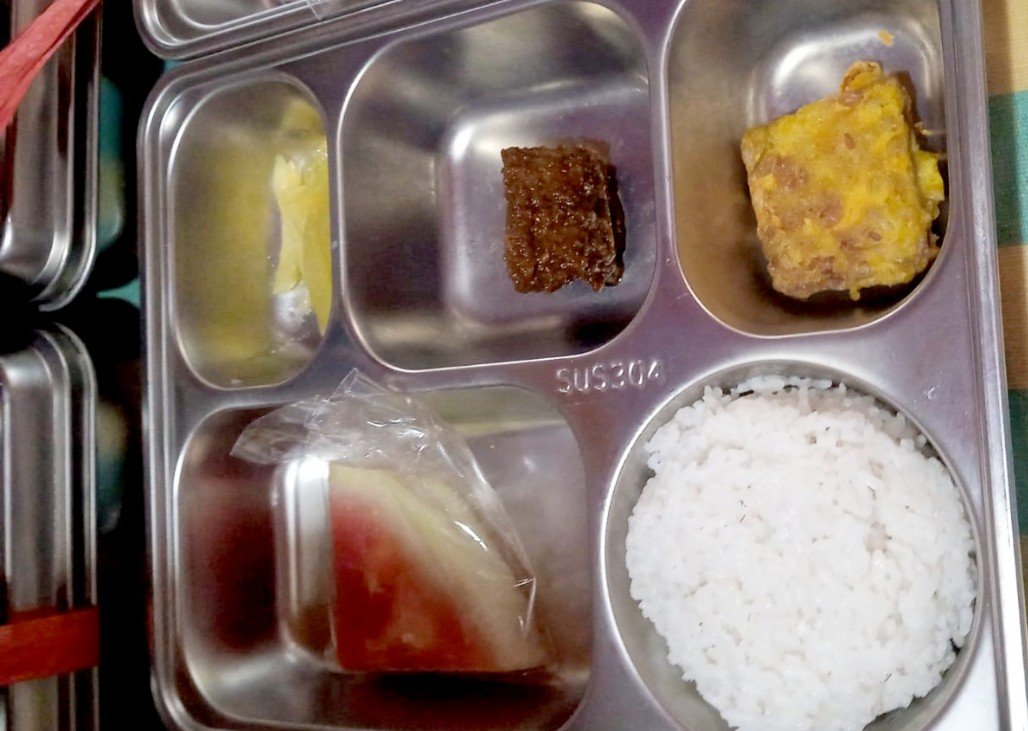 Program Makan Bergizi Gratis (MBG) yang dinilai terlalu sedikit/Hibata.id