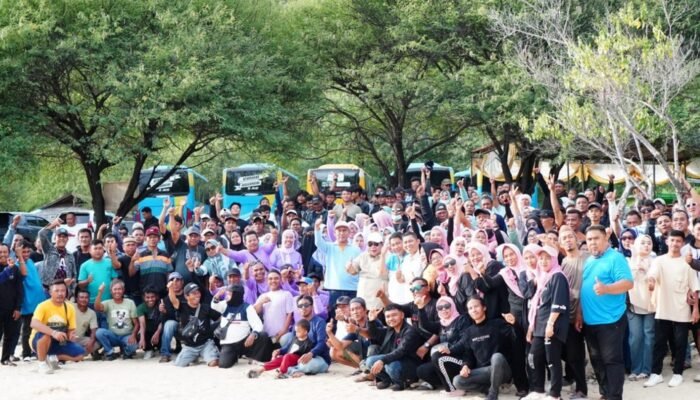 380 Pasukan Kebersihan Terima Bingkisan Ramadhan dari Wali Kota Gorontalo