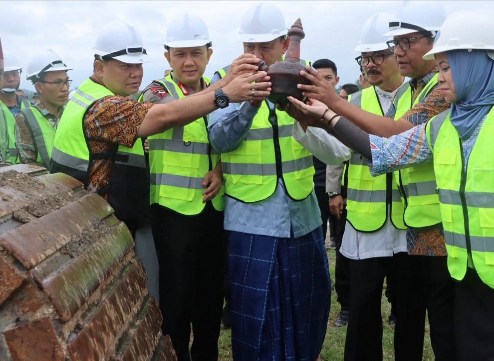 Kapolda Gorontalo Irjen Pol Widodo menghadiri ground breaking perluasan apron dan pembangunan taxiway Bandara Gorontalo/Hibata.id