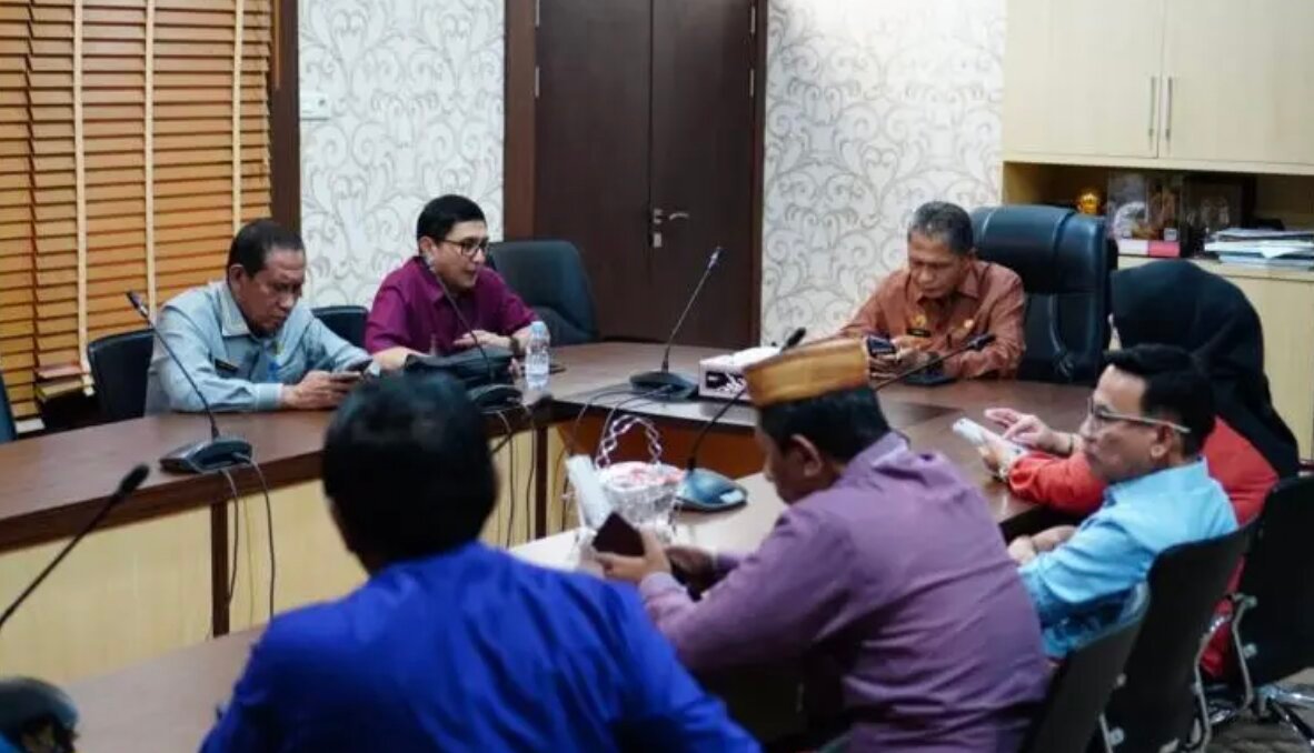 Kondisi rapat optimalisasi pemungutan retribusi pelayanan kebersihan yang digelar Jumat, 6 Februari 2026. (Foto: Humas Pemkot Gorontalo)
