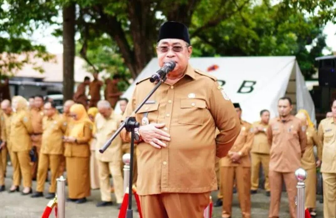 Wali Kota Gorontalo Adhan Dambea saat pimin apel kerja menyambut bulan suci Ramadan 1447 Hijriah di Lapangan Taruna Remaja, Senin, 9 Februari 2026. (Foto: Humas Pemkot Gorontalo)