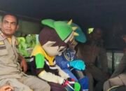 Satuan Polisi Pamong Praja Kota Gorontalo mengamankan dua badut jalanan. (Foto: Satpol PP Kota Gorontalo)