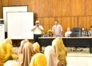 Wali Kota Gorontalo, Adhan Dambea saat mengunjungi Sanggar Kegiatan Belajar (SKB). (Foto: Humas Pemkot Gorontalo)