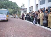 Bupati Asahan Taufik Zainal Abidin bersama Danlanal Tanjung Balai Asahan melepas bantuan logistik untuk korban banjir dan tanah longsor di Sumut, Aceh, dan Sumbar/Hibata.id