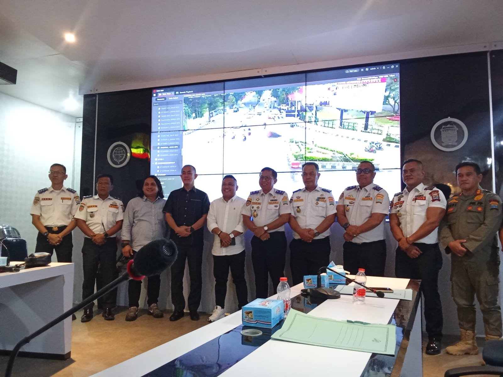 Komisi III DPRD Kota Palembang melakukan sidak ke Kantor Dishub Palembang, Senin (2/10/2025), menindaklanjuti keluhan warga terkait lampu jalan mati dan parkir liar/Hibata.id