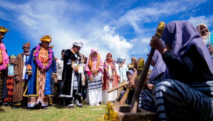 Bongka’a Tau Digelar Meriah, Bupati Azhari Tegaskan Adat Harus Tetap Hidup