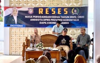 Anggota DPRD Provinsi Gorontalo Lolly Yunus menggelar reses di Desa Popodu, Bolango Timur, Bone Bolango. Warga menyampaikan aspirasi bantuan UMKM, beasiswa mahasiswa, dan pembangunan gedung serba guna/Hibata.id