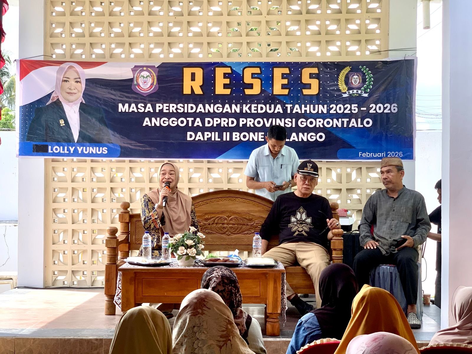 Anggota DPRD Provinsi Gorontalo Lolly Yunus menggelar reses di Desa Popodu, Bolango Timur, Bone Bolango. Warga menyampaikan aspirasi bantuan UMKM, beasiswa mahasiswa, dan pembangunan gedung serba guna/Hibata.id