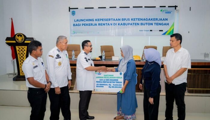 Pemkab Buton Tengah Tanggung Premi BPJS Ketenagakerjaan 1.000 Pekerja Rentan