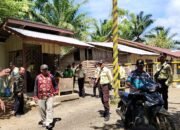 Delapan pengurus dan anggota Badan Pengawas Koperasi Tani (Koptan) Plasma Amanah saat diadang sejumlah personel keamanan PT Hardaya Inti Plantations (HIP)., pada Rabu (11/2/2026). (Foto: Istw)