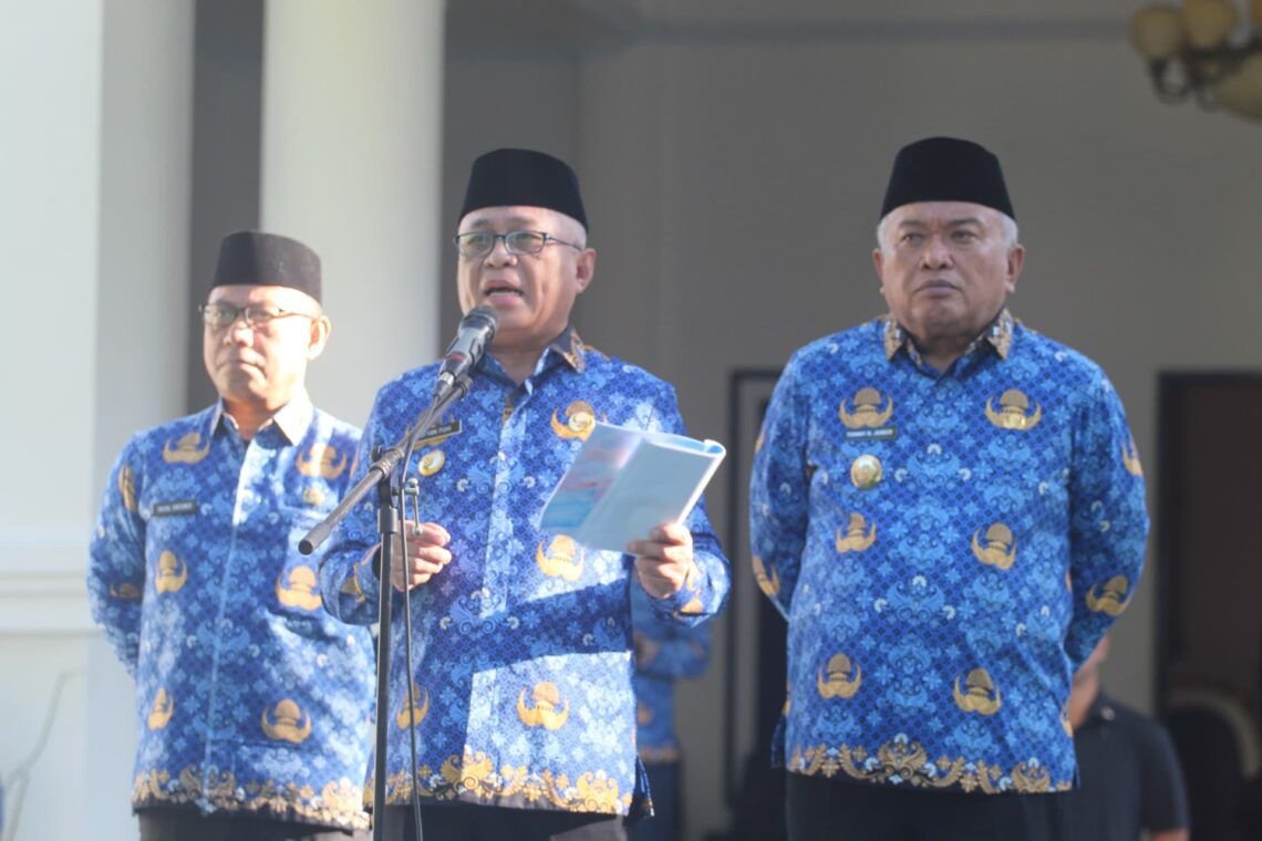 Bupati Gorontalo Sofyan Puhi menegaskan pentingnya penguatan disiplin dan profesionalisme Aparatur Sipil Negara (ASN)/Hibata.id