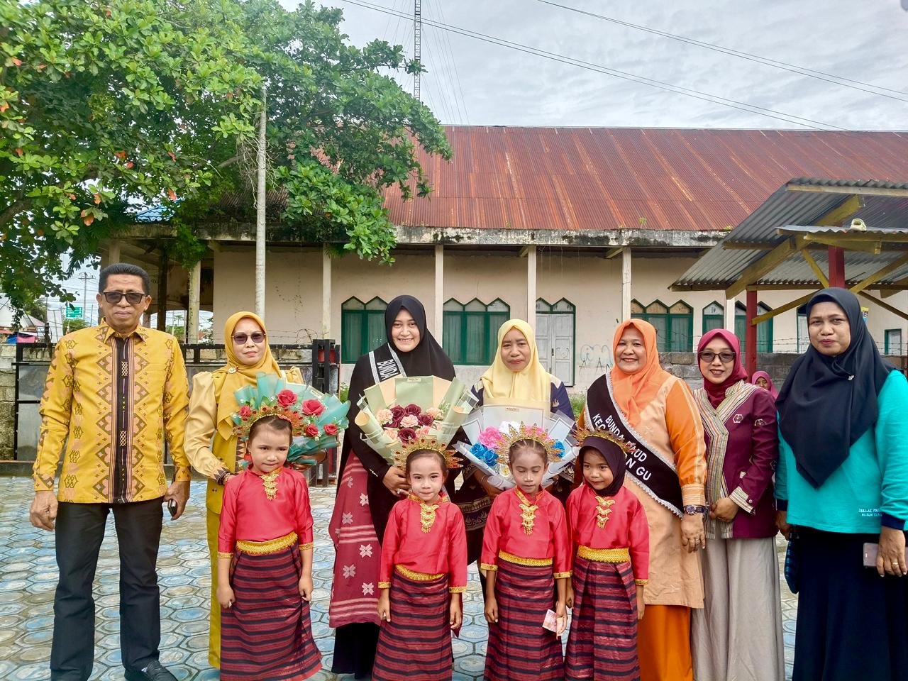 Bunda Pendidikan Anak Usia Dini (PAUD) Kabupaten Buton Tengah (Buteng), Umi Noranah Azhari, melakukan monitoring dan evaluasi (monev) di TK Pertiwi/Hibata.id