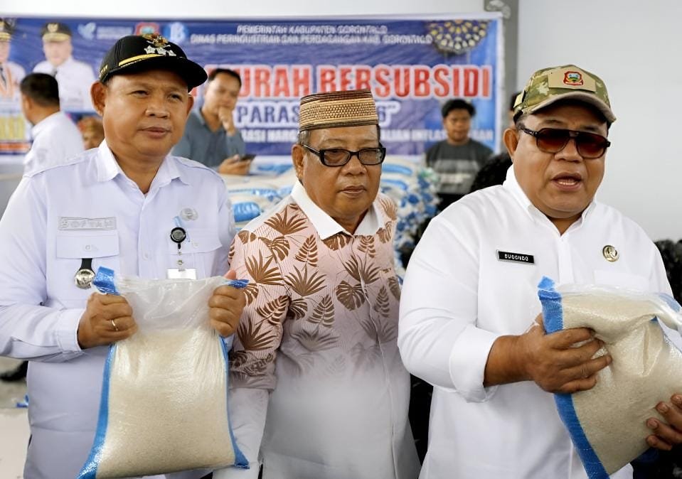 Pemkab Gorontalo menggelar Pasar Murah Bersubsidi (Paras ST) 2026 di Desa Hulawa dengan 1.000 paket sembako seharga Rp60 ribu untuk menjaga stabilitas harga dan menekan inflasi selama Ramadhan/Hibata.id