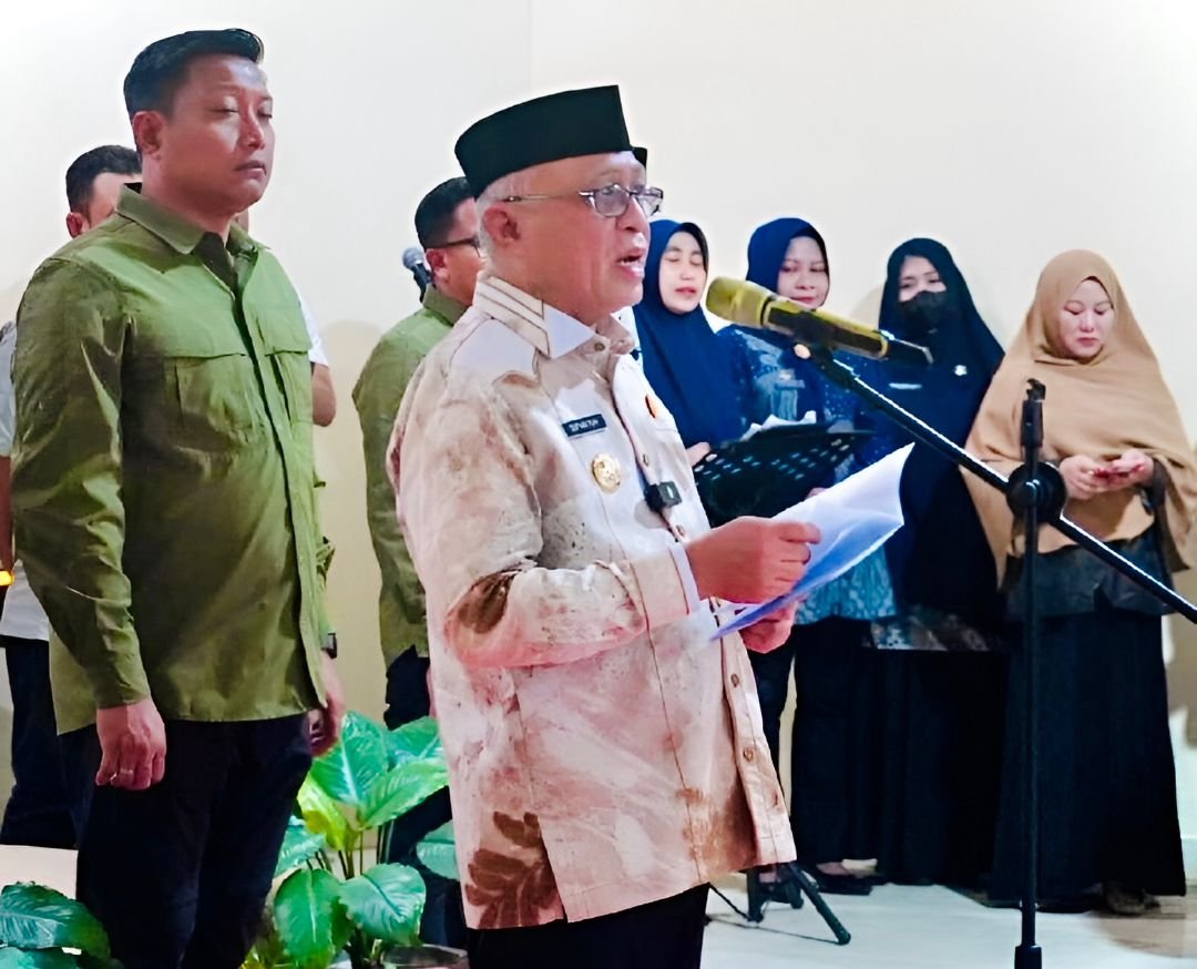Bupati Gorontalo Sofyan Puhi melantik 51 pejabat administrator, pengawas, dan kepala puskesmas/Hibata.id