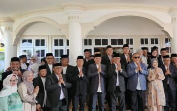 Pemkab Bone Bolango memanfaatkan momentum Idul Fitri 1447 H untuk memperkuat sinergi lintas pemerintahan melalui silaturahmi dengan pimpinan daerah di Gorontalo/Hibata.id