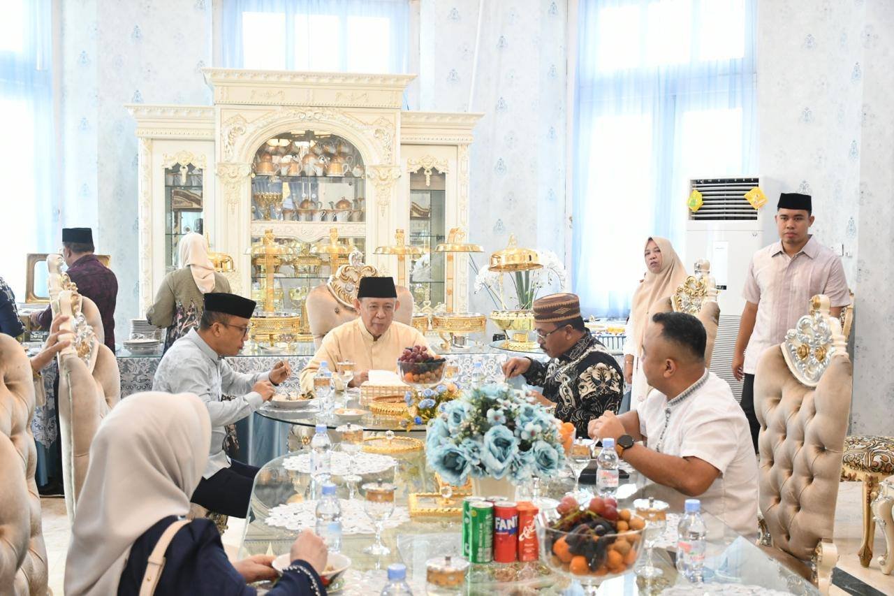 Rombongan Pemda Boalemo disambut Gubernur Gorontalo Gusnar Ismail di rumah jabatan gubernur/Hibata.id