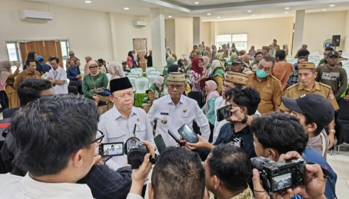 Mardiono Kunjungi Bone Bolango, Serahkan Bantuan Benih dan Pupuk untuk Petani
