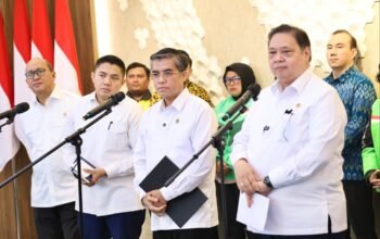 Menaker Yassierli menegaskan THR 2026 wajib dibayar penuh dan tidak boleh dicicil/Hibata.id