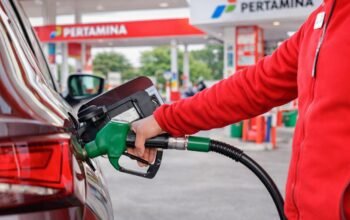 Serangan Israel ke Iran mendorong kenaikan harga minyak dunia dan berpotensi memicu inflasi di Indonesia/Hibata.id