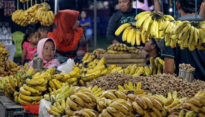Malam Qunut di Batudaa: Dari Tradisi Mandi hingga Pasar Pisang dan Kacang