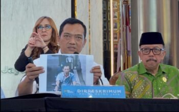 Polri Ungkap Wajah Terduga Pelaku Penyiram Air Keras ke Andrie Yunus KontraS (Tangkapan Layar YouTube)/Hibata.id