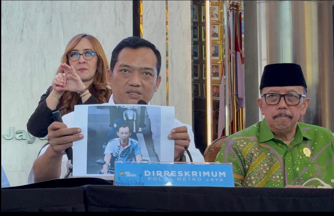 Polri Ungkap Wajah Terduga Pelaku Penyiram Air Keras ke Andrie Yunus KontraS (Tangkapan Layar YouTube)/Hibata.id