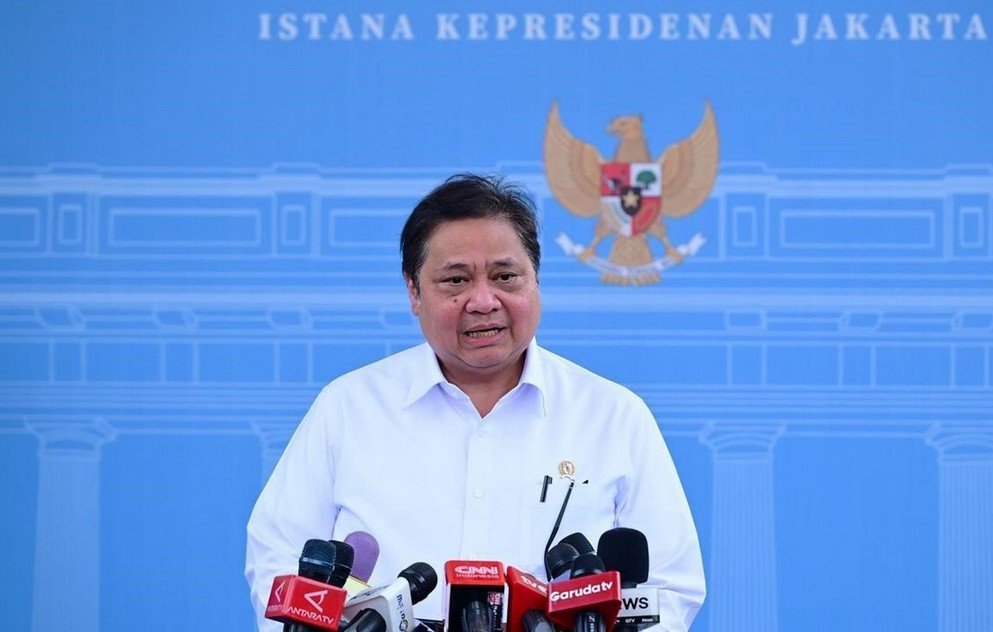 Menteri Koordinator Bidang Perekonomian Airlangga Hartarto di Kompleks Istana Kepresidenan Jakarta. Pemerintah tengah mengkaji kebijakan fleksibilitas kerja melalui skema Work From Home (WFH) satu hari dalam lima hari kerja. (Foto: Istimewa)./Hibata.id