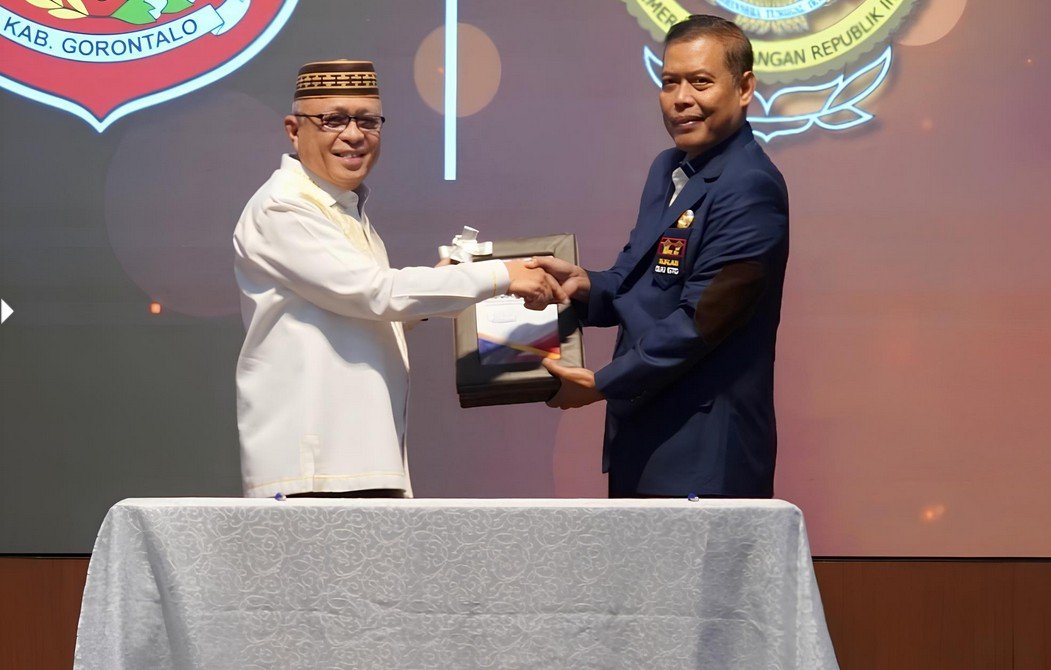 Pemkab Gorontalo menyerahkan LKPD 2025 unaudited ke BPK. Bupati Sofyan Puhi optimistis kembali meraih opini WTP ke-16/Hibata.id