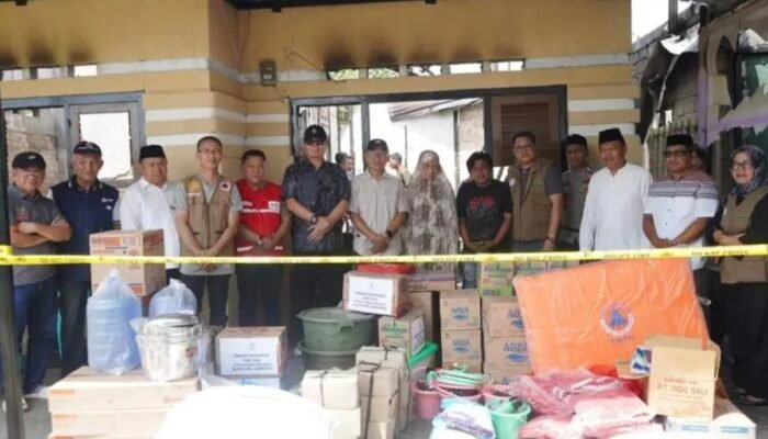 Sekda Ismail Madjid Ingatkan Warga Waspada Kebakaran, Salurkan Bantuan ke Korban di Huangobotu