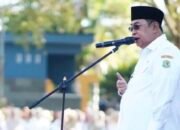 Wali Kota Gorontalo, Adhan Dambea saat memimpin apel kerja pasca libur Hari Raya Idulfitri dan cuti bersama, Rabu (25/3/2026), di Lapangan Taruna Remaja. (Foto: Humas Pemkot Gorontalo)