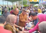 Pemerintah Kabupaten Gorontalo menggulirkan Program Pasar Murah Bersubsidi (PARAS ST) menjelang Ramadan di halaman Kejaksaan Negeri Kabupaten Gorontalo, Selasa, 3 Maret 2026. (Foto: Istw)