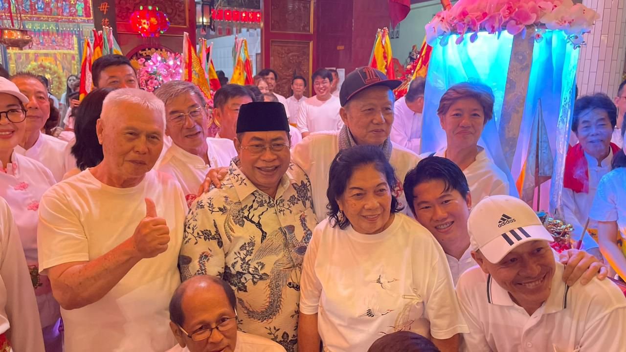 Wali Kota Gorontalo, Adhan Dambea saat menghadiri Perayaan Cap Go Meh 2026. (Foto: Randa Damaling/Hibata.id)