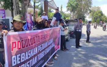 Koalisi Kawal Pekurehua Gelar Aksi di PN Poso, Christian Toibo Divonis Bersalah Tanpa Pemidanaan