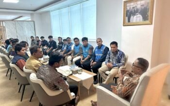 Bupati Buton Tengah menerima tim Kementerian ESDM dan PLN untuk mempercepat program listrik di Talaga Raya. Survei dilakukan di Desa Wulu, Talaga Besar, dan Kokoe/Hibata.id