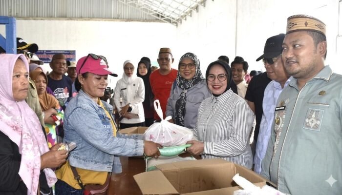 TP-PKK Gorontalo Tinjau Pasar Murah, 1.000 Paket Sembako Dijual Rp60 Ribu
