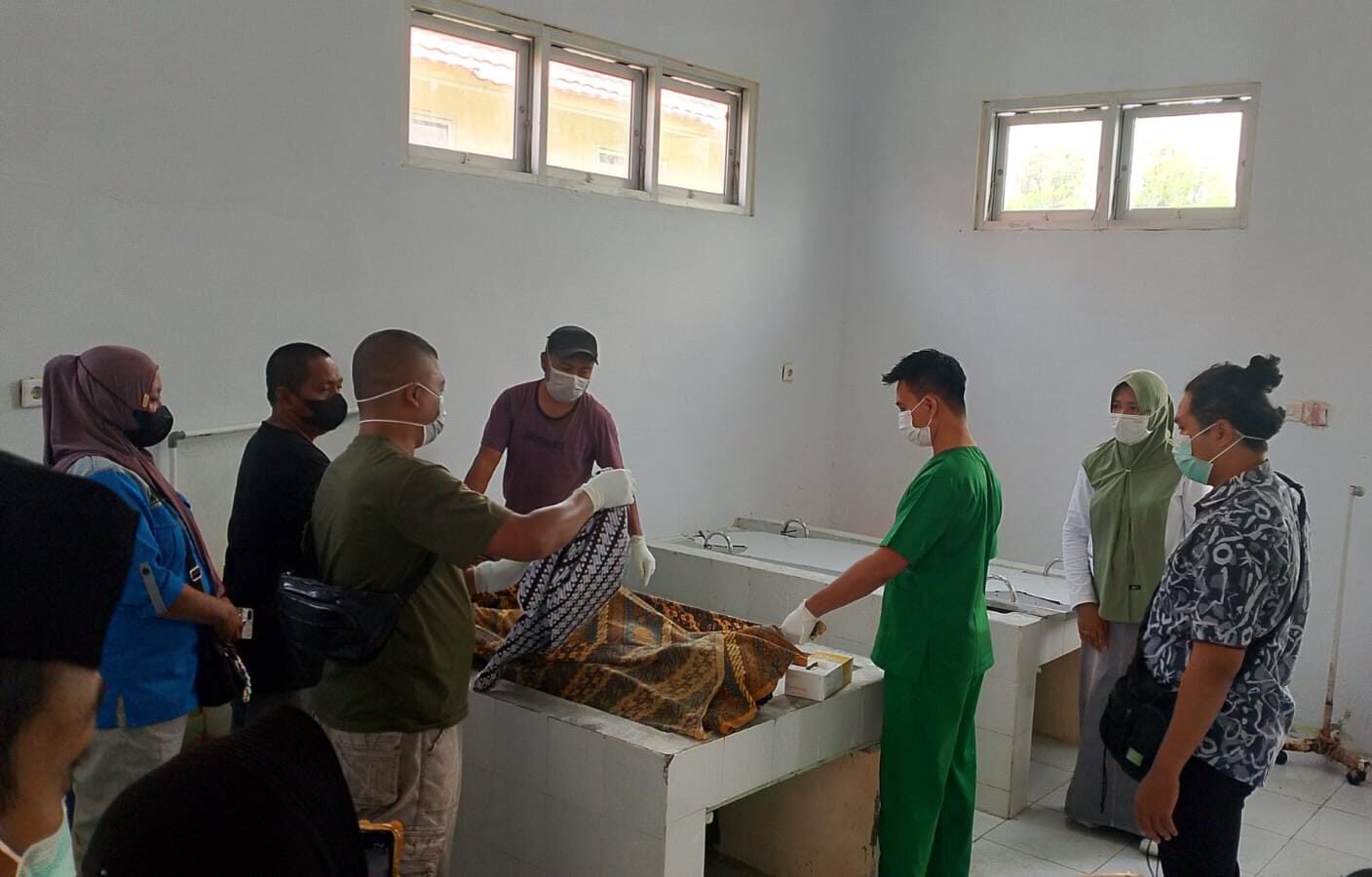 Kasus kematian Mahmud Lihawa di Pohuwato menimbulkan tanda tanya. Keluarga korban menunggu otopsi/Hibata.id