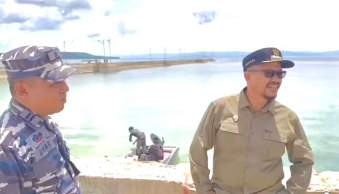 Tinjau Korban Kebakaran Lombe, Bupati Buteng Sekaligus Soroti Praktik Bom Ikan