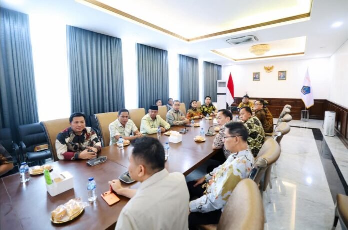 Wali Kota Kotamobagu Weny Gaib turut hadir salam Rapat Kerja Gubernur Sulawesi Utara. (Foto: Humas Pemkot Kotamobagu)