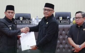 Wali Kota Kotamobagu Weny Gaib saat menghadiri yang menetapkan Program Pembentukan Peraturan Daerah (Propemperda) Tahun 2026, Senin, 9 Februari 2026. (Foto: Humas Pemkot Kotamobagu)
