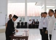 Pemerintah Kota Kotamobagu memperkuat komitmen pelaksanaan program pembangunan melalui penandatanganan Perjanjian Kinerja oleh seluruh pimpinan Organisasi Perangkat Daerah (OPD). (Foto: Humas Pemkot Kotamobagu)