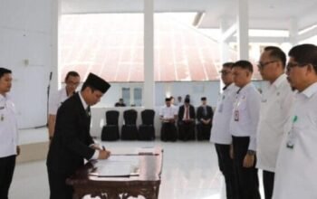 Pemerintah Kota Kotamobagu memperkuat komitmen pelaksanaan program pembangunan melalui penandatanganan Perjanjian Kinerja oleh seluruh pimpinan Organisasi Perangkat Daerah (OPD). (Foto: Humas Pemkot Kotamobagu)