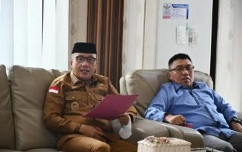 Bupati Boalemo Rum Pagau memimpin rapat koordinasi Forkopimda membahas ketersediaan LPG 3 kg, pelaksanaan Program Makan Bergizi Gratis (MBG), serta dampak penertiban toko emas terkait transaksi emas ilegal/Hibata.id